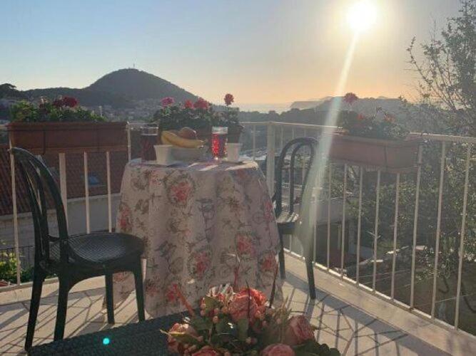 2 - Double With Shared Bathroom 1 - 3 *