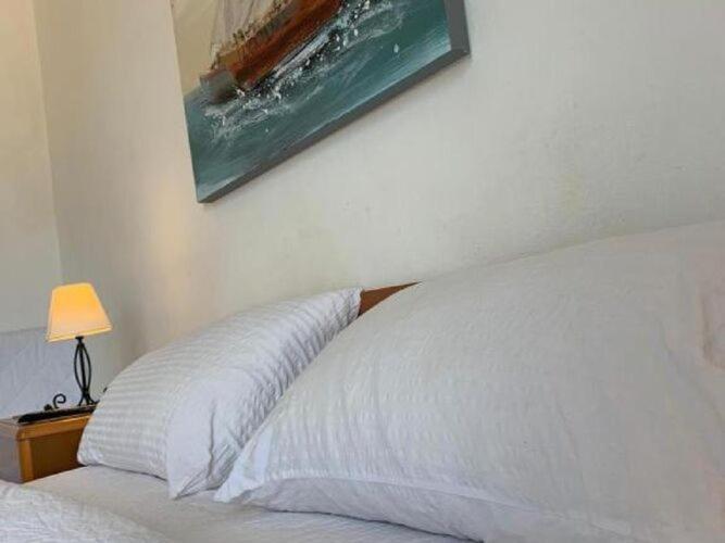 2 - Double With Shared Bathroom 1 - 3 *