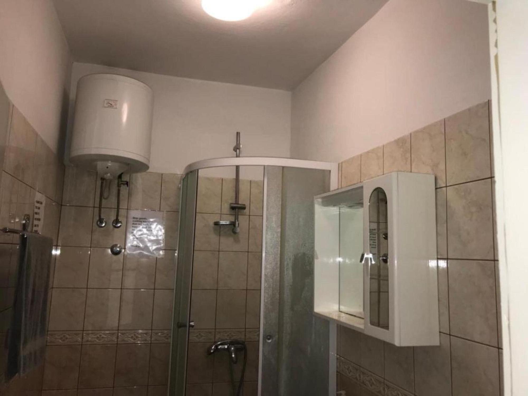 2 - Double With Shared Bathroom 1 - 3 *