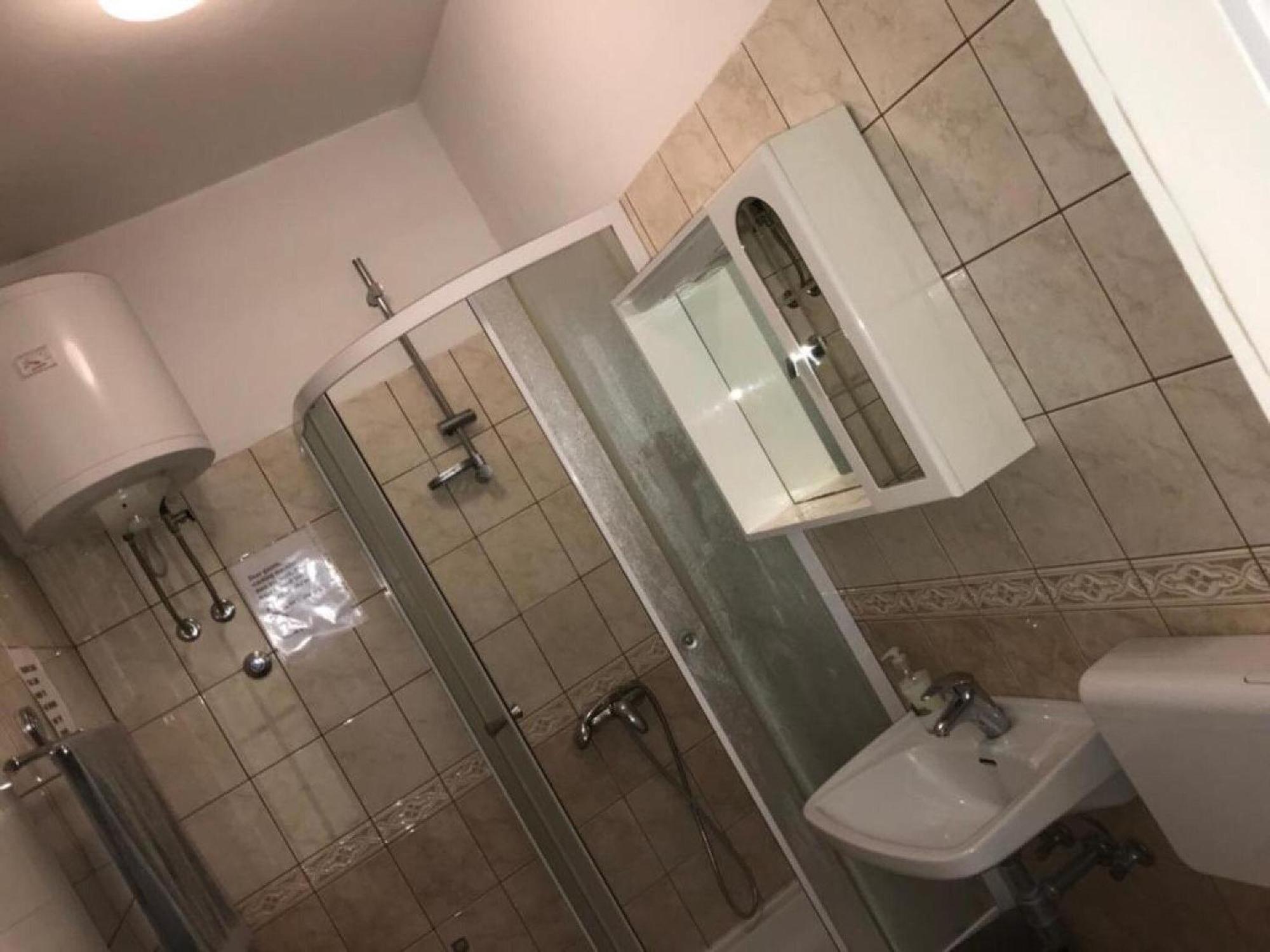 2 - Double With Shared Bathroom 1 - 3 *
